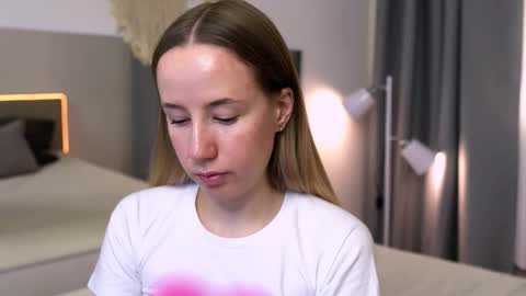 Snapshot of cassie_kelman chatting on September 26, 9:08 pm Cassie online show from September 26, 9:08 pm