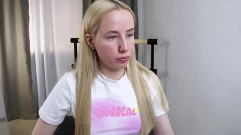 Snapshot of cassie_kelman chatting on November 8, 9:13 pm Cassie online show from November 8, 9:13 pm