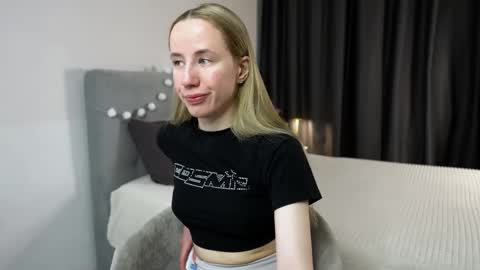 Snapshot of cassie_kelman chatting on February 2, 9:02 pm Cassie online show from February 2, 9:02 pm