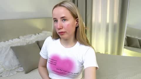 Snapshot of cassie_kelman chatting on February 7, 9:18 pm Cassie online show from February 7, 9:18 pm