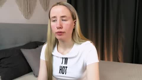 Snapshot of cassie_kelman chatting on March 2, 9:21 pm Cassie online show from March 2, 9:21 pm