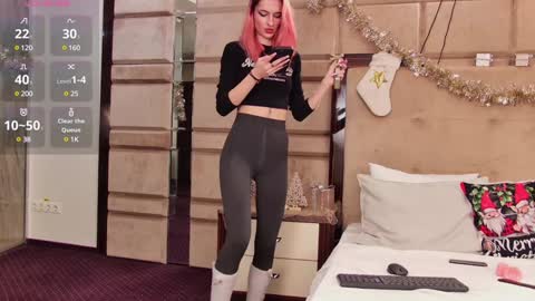 Cassie online show from December 20, 7:39 pm