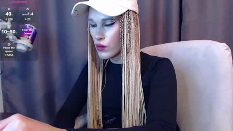 Cassie online show from December 14, 7:46 pm