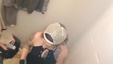 Snapshot of cassiemichelle chatting on December 21, 3:57 am Cassiemichelle online show from December 21, 3:57 am