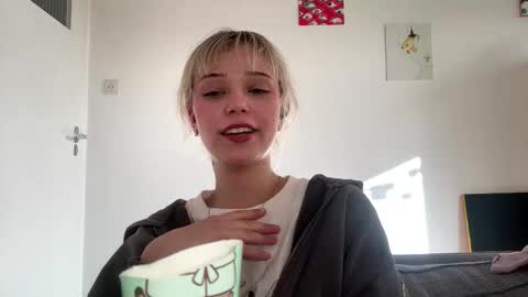 Olivia online show from March 31, 3:45 pm