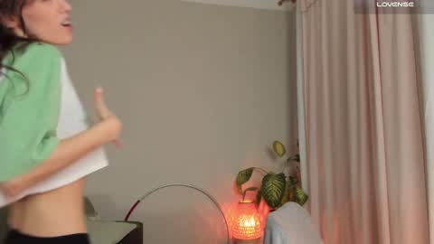  cassandra  online show from December 4, 7:45 pm