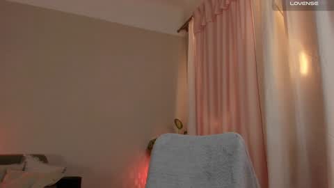  cassandra  online show from December 14, 2:21 pm