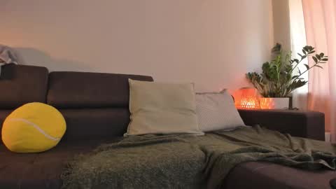  cassandra  online show from September 30, 1:05 pm