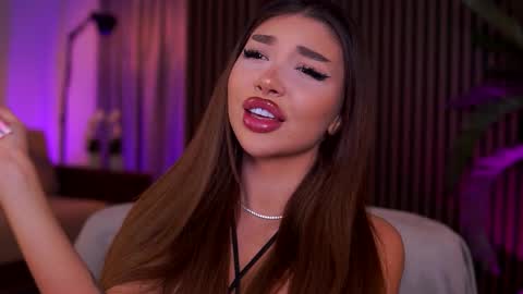 Cassye online show from October 18, 8:20 pm