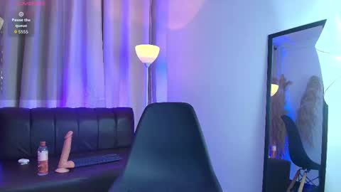 cat_kiss_ online show from September 11, 2:44 am