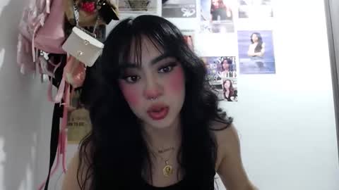 Snapshot of cat_mila_ chatting on October 23, 6:02 am Mila online show from October 23, 6:02 am