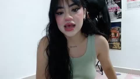 Snapshot of cat_mila_ chatting on October 24, 3:36 am Mila online show from October 24, 3:36 am