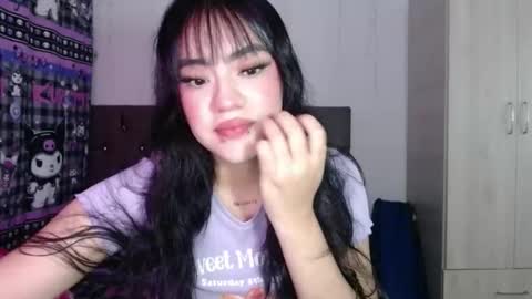 Snapshot of cat_mila_ chatting on November 24, 6:13 am Mila online show from November 24, 6:13 am