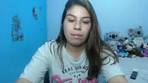 Snapshot of cata_09 chatting on January 22, 11:43 pm cata online show from January 22, 11:43 pm