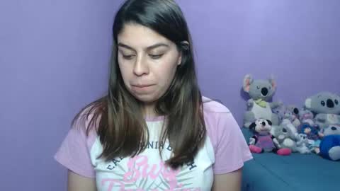 Snapshot of cata_09 chatting on December 17, 1:33 am cata online show from December 17, 1:33 am