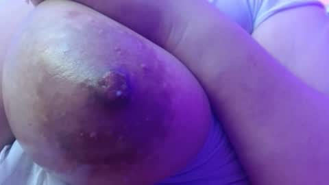 Snapshot of cata__gutierrez_ chatting on December 15, 10:26 pm Cata online show from December 15, 10:26 pm