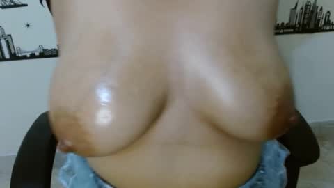 Snapshot of cata__gutierrez_ chatting on February 23, 12:30 am Cata online show from February 23, 12:30 am