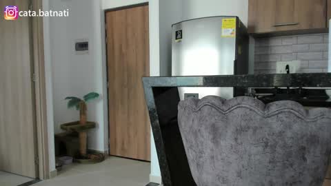 Catalina online show from December 21, 9:47 pm