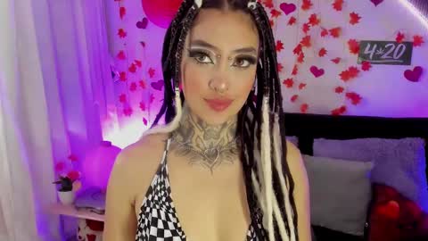 Snapshot of cata_greenn chatting on February 17, 9:19 pm Cata green model independient online show from February 17, 9:19 pm