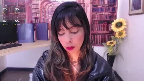 Snapshot of catalella_ar chatting on October 1, 3:12 am Queen Catalella online show from October 1, 3:12 am