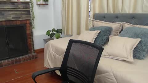 Snapshot of cataleya_kudo chatting on October 15, 3:34 pm cataleya_kudo online show from October 15, 3:34 pm