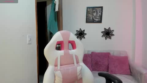 Snapshot of cataleya_sub_ chatting on October 20, 12:27 pm cataleya_sub_ online show from October 20, 12:27 pm