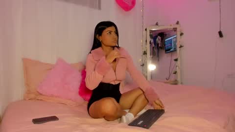 Snapshot of catalina_and_roger chatting on January 23, 5:31 pm Cata y Roger online show from January 23, 5:31 pm