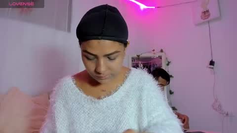 Snapshot of catalina_and_roger chatting on February 7, 12:06 pm Cata y Roger online show from February 7, 12:06 pm