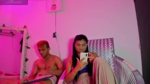 Snapshot of catalina_and_roger chatting on March 6, 8:37 pm Cata y Roger online show from March 6, 8:37 pm