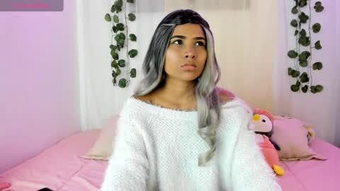 Snapshot of catalina_and_roger chatting on September 12, 10:32 pm Cata y Roger online show from September 12, 10:32 pm