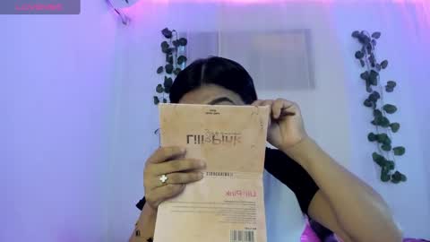 Snapshot of catalina_and_roger chatting on October 3, 1:19 pm Cata y Roger online show from October 3, 1:19 pm