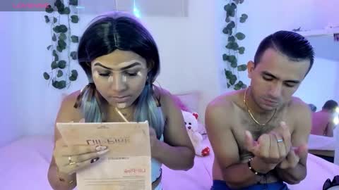 Snapshot of catalina_and_roger chatting on October 13, 2:28 pm Cata y Roger online show from October 13, 2:28 pm