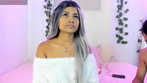 Snapshot of catalina_and_roger chatting on October 20, 12:27 pm Cata y Roger online show from October 20, 12:27 pm