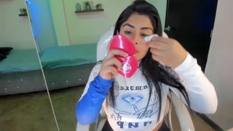 Snapshot of catalina_naughtyy chatting on December 5, 7:17 pm Catalina online show from December 5, 7:17 pm