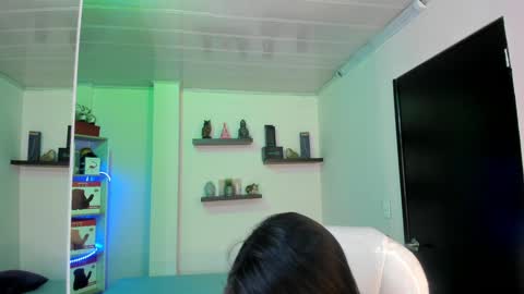 Snapshot of catalina_naughtyy chatting on December 6, 9:13 pm Catalina online show from December 6, 9:13 pm