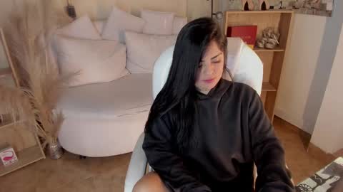 Snapshot of catalina_naughtyy chatting on January 8, 5:27 am Catalina online show from January 8, 5:27 am