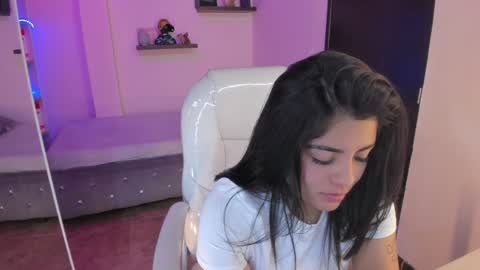 Snapshot of catalina_naughtyy chatting on January 20, 8:07 pm Catalina online show from January 20, 8:07 pm