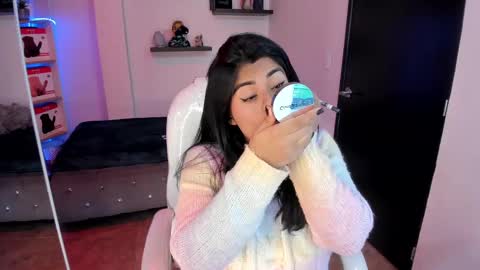 Snapshot of catalina_naughtyy chatting on February 25, 8:41 pm Catalina online show from February 25, 8:41 pm