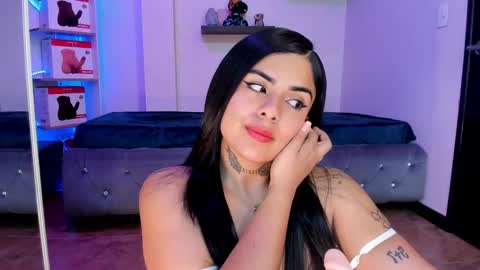 Snapshot of catalina_naughtyy chatting on March 1, 10:42 pm Catalina online show from March 1, 10:42 pm