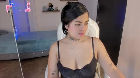 Snapshot of catalina_naughtyy chatting on March 6, 9:31 pm Catalina online show from March 6, 9:31 pm