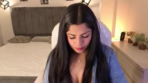 Snapshot of catalina_naughtyy chatting on November 22, 4:00 am Catalina online show from November 22, 4:00 am