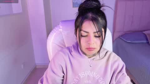 Snapshot of catalina_naughtyy chatting on November 23, 9:58 pm Catalina online show from November 23, 9:58 pm