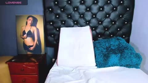 Catalina online show from November 28, 6:32 pm