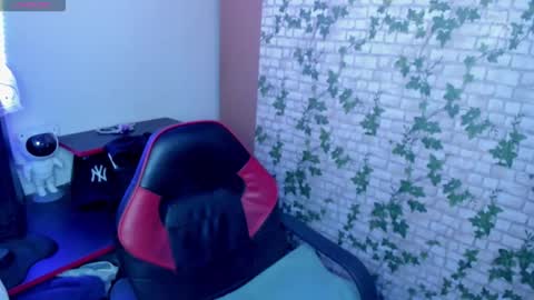 Snapshot of catboobs_ chatting on November 4, 3:16 am Mia online show from November 4, 3:16 am