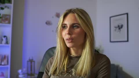 catecrago  online show from February 13, 5:11 pm