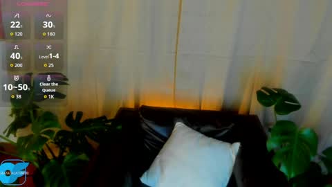 Caterine Zapata  online show from April 28, 4:12 pm