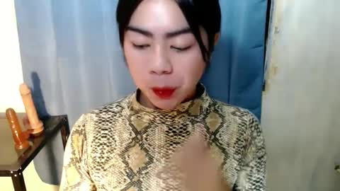Snapshot of cathy_ho chatting on January 19, 1:21 am cathy_ho online show from January 19, 1:21 am