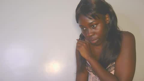 Snapshot of cathynoir chatting on October 21, 2:23 am catrine online show from October 21, 2:23 am