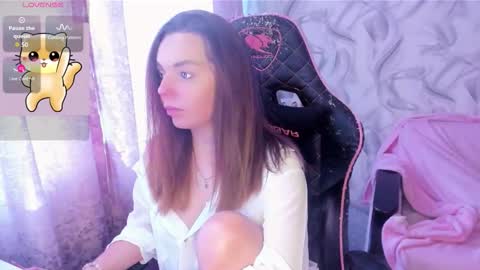 Snapshot of catisyfury chatting on October 18, 12:06 pm . . online show from October 18, 12:06 pm