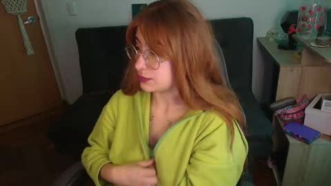 Snapshot of catsito chatting on November 7, 9:37 pm im MIA -Independent Model MY OF is catsito3 online show from November 7, 9:37 pm